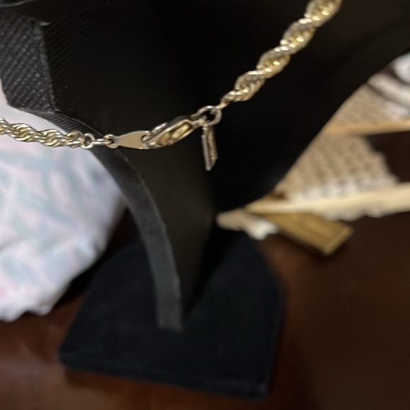 Gorgeous necklace - Picture 2 of 3